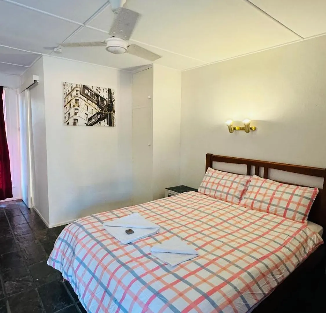 Colosseum Creek Motel