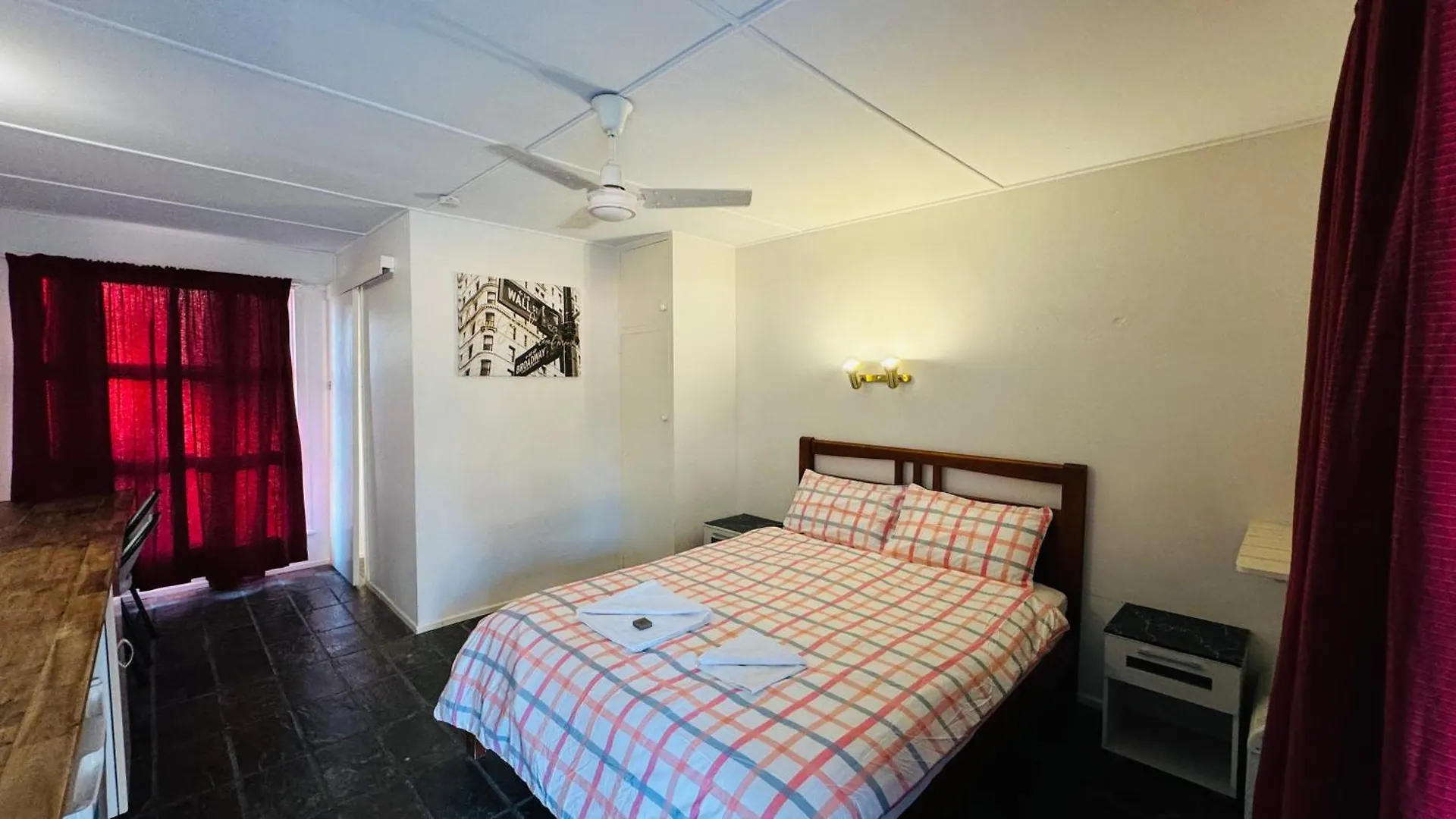 Colosseum Creek Motel location